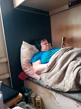 Snapshot of oksana72 chatting on February 23, 2026, 9:39 am oksana72 online show from February 23, 2026, 9:39 am