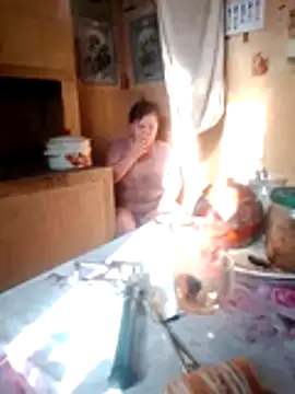 oksana72 online show from April 7, 2026, 5:41 am