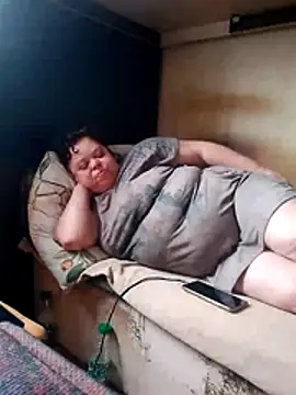 oksana72 online show from April 9, 2026, 9:47 am