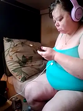 Snapshot of oksana72 chatting on July 24, 2026, 6:44 am oksana72 online show from July 24, 2026, 6:44 am
