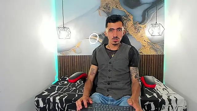 DylanAnderson1 online show from July 18, 2026, 8:45 pm