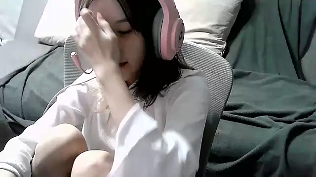 Snapshot of Lilfain_baby chatting on July 19, 2026, 12:09 pm Lilfain baby online show from July 19, 2026, 12:09 pm