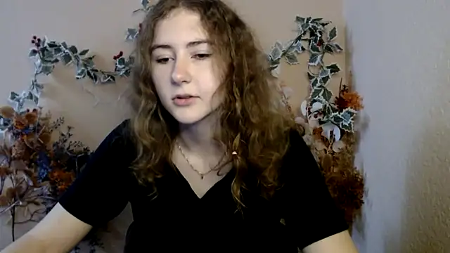 Snapshot of Crimson_Bite chatting on June 10, 2026, 10:03 am Crimson Bite online show from June 10, 2026, 10:03 am