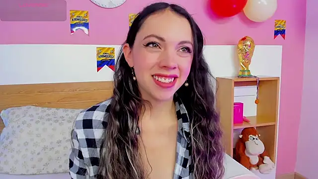 AshleyBenoitt online show from June 24, 2026, 1:32 pm