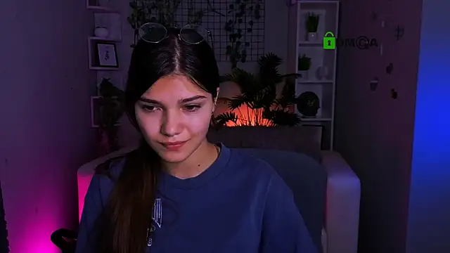 Snapshot of kiaraa_belle chatting on June 19, 2026, 10:19 am kiaraa belle online show from June 19, 2026, 10:19 am