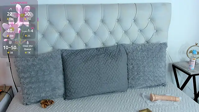 Snapshot of Valkiry_08 chatting on June 21, 2026, 4:37 am Valkiry 08 online show from June 21, 2026, 4:37 am
