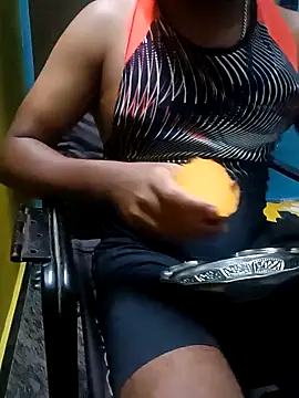 Lawrencedlkk007 online show from February 28, 2025, 12:52 pm