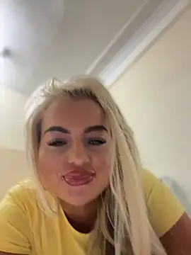 Snapshot of BarbieLeahX chatting on June 9, 2026, 11:11 am BarbieLeahX online show from June 9, 2026, 11:11 am