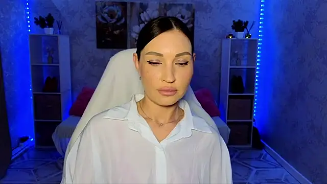 NikoleMills online show from July 7, 2026, 7:23 am