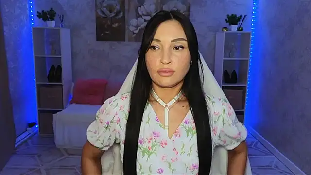NikoleMills online show from July 24, 2026, 9:40 am