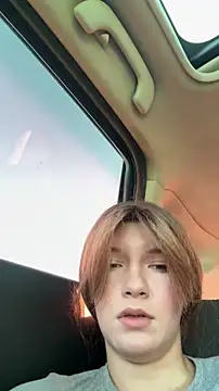 girl-Emily online show from June 18, 2026, 4:46 am