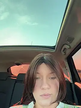 girl-Emily online show from July 31, 2026, 4:23 am