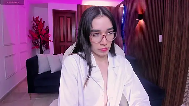 Snapshot of Emma_caarter_ chatting on June 26, 2026, 3:11 am Emma caarter online show from June 26, 2026, 3:11 am