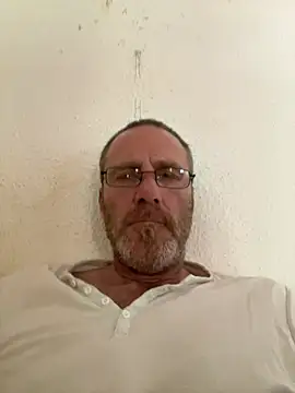 Snapshot of Greg0ri73 chatting on July 5, 2026, 2:46 pm Greg0ri73 online show from July 5, 2026, 2:46 pm