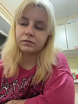 Snapshot of LazyFlora chatting on August 5, 2026, 5:27 pm LazyFlora online show from August 5, 2026, 5:27 pm