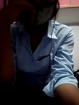 Virgin girl 001 online show from June 10, 2026, 5:18 am