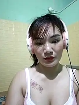 Snapshot of Voiva11 chatting on July 22, 2026, 12:52 pm Voiva11 online show from July 22, 2026, 12:52 pm