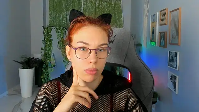 SeraphineDuskryn online show from June 25, 2026, 8:08 am