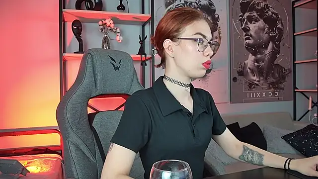 SeraphineDuskryn online show from July 4, 2026, 8:04 pm