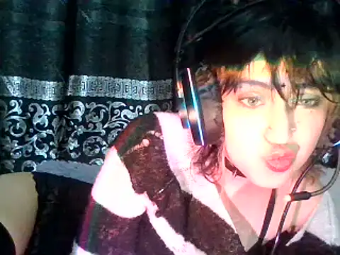Snapshot of kittenpasive30 chatting on June 18, 2026, 2:43 pm kittenpasive30 online show from June 18, 2026, 2:43 pm