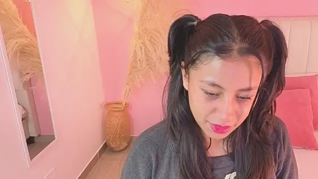 Snapshot of valeria__torres chatting on June 19, 2026, 11:14 am valeria torres online show from June 19, 2026, 11:14 am