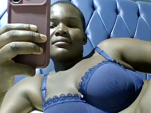 Snapshot of Sassylilmama chatting on June 19, 2026, 4:44 pm Sassylilmama online show from June 19, 2026, 4:44 pm
