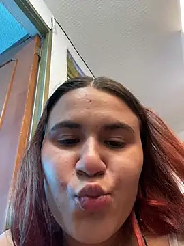 zouuii04 online show from July 21, 2026, 8:11 pm