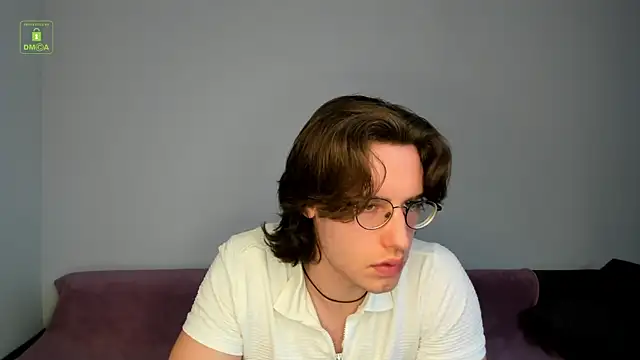 Snapshot of Valo_Cross chatting on June 17, 2026, 11:12 am Valo Cross online show from June 17, 2026, 11:12 am