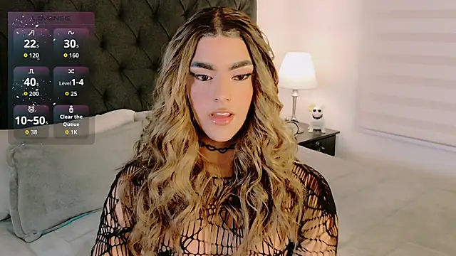 Scarlethvhonparker online show from April 12, 2026, 11:32 pm