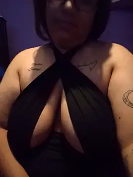 Snapshot of Valentina_Tits chatting on June 15, 2026, 12:07 pm Valentina Tits online show from June 15, 2026, 12:07 pm