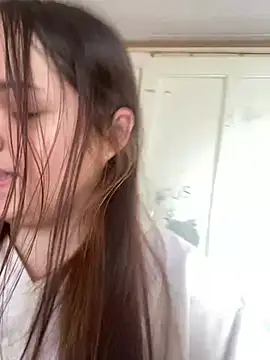 Snapshot of bella__hott chatting on July 27, 2026, 11:28 am bella hott online show from July 27, 2026, 11:28 am