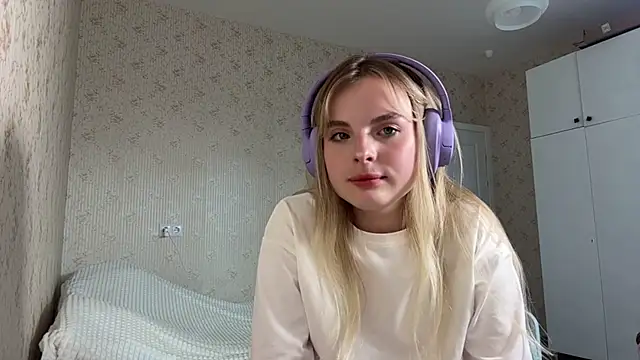 Snapshot of TeodoraBinney chatting on June 15, 2026, 5:15 pm TeodoraBinney online show from June 15, 2026, 5:15 pm