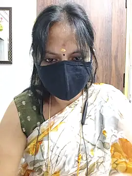 Snapshot of Tamil_white_beauty chatting on June 24, 2026, 7:24 pm Tamil white beauty online show from June 24, 2026, 7:24 pm