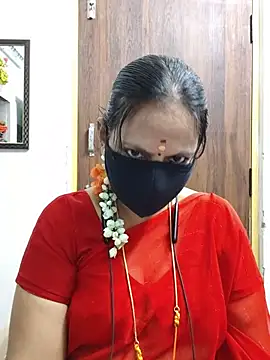 Snapshot of Tamil_white_beauty chatting on July 4, 2026, 1:17 pm Tamil white beauty online show from July 4, 2026, 1:17 pm