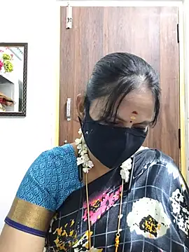 Snapshot of Tamil_white_beauty chatting on July 14, 2026, 4:45 pm Tamil white beauty online show from July 14, 2026, 4:45 pm