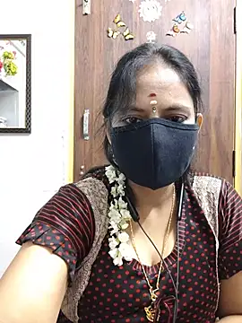 Snapshot of Tamil_white_beauty chatting on July 19, 2026, 2:54 pm Tamil white beauty online show from July 19, 2026, 2:54 pm