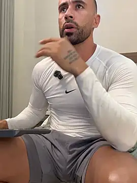 Snapshot of Mateo_Ospina_ chatting on July 8, 2026, 7:51 pm Mateo Ospina online show from July 8, 2026, 7:51 pm