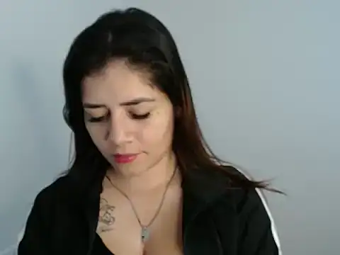 Luna zoe online show from June 17, 2026, 8:43 pm