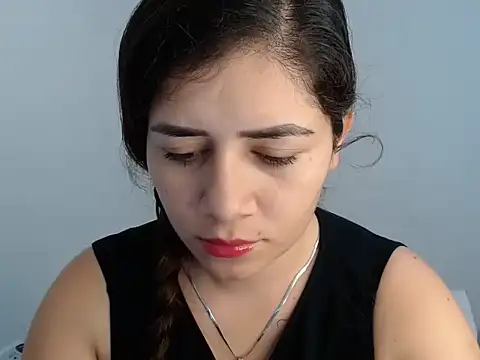 Luna zoe online show from June 19, 2026, 8:34 pm