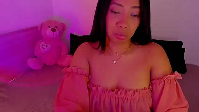 NicolePasqualott online show from December 4, 2025, 9:34 pm