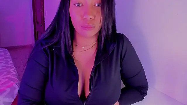 NicolePasqualott online show from February 5, 2026, 6:45 pm