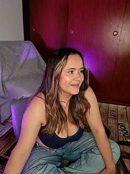 Snapshot of Mandy-moore28 chatting on June 19, 2026, 10:13 pm Mandy-moore28 online show from June 19, 2026, 10:13 pm