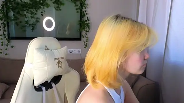 Emily Miu online show from June 20, 2026, 2:58 am