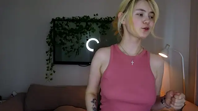 Emily Miu online show from July 5, 2026, 4:19 am