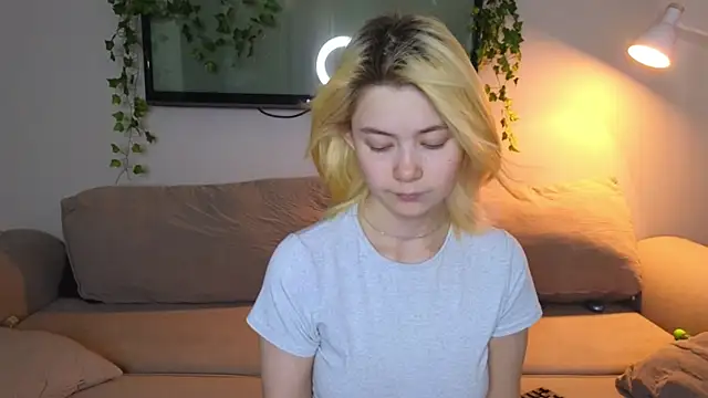 Emily Miu online show from July 14, 2026, 12:13 am