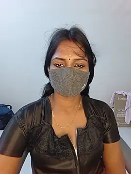 Snapshot of YALINITWO7_TAMIL chatting on July 3, 2026, 9:10 pm YALINITWO7 TAMIL online show from July 3, 2026, 9:10 pm