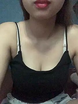 Snapshot of Julyy_girl chatting on July 2, 2026, 5:24 am Julyy girl online show from July 2, 2026, 5:24 am