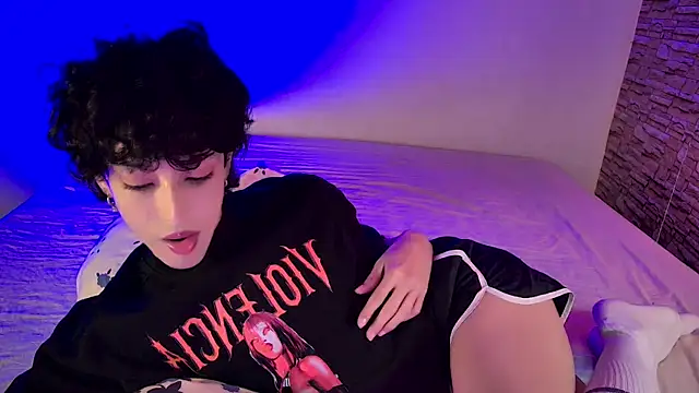 xFemboyToy online show from June 28, 2026, 1:33 am