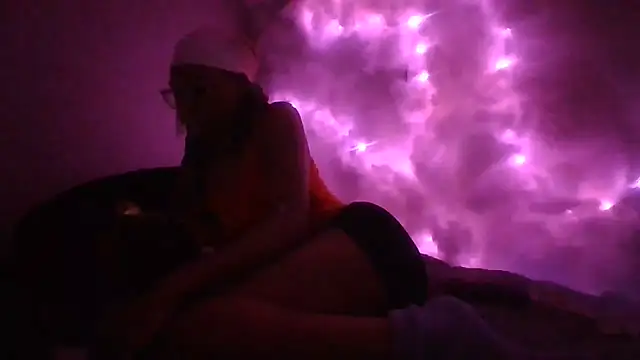 Snapshot of Opal_Rainbow chatting on November 22, 2025, 2:32 am Opal Rainbow online show from November 22, 2025, 2:32 am