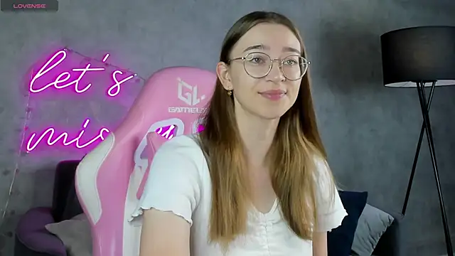 Lucy Green online show from July 2, 2026, 12:54 am